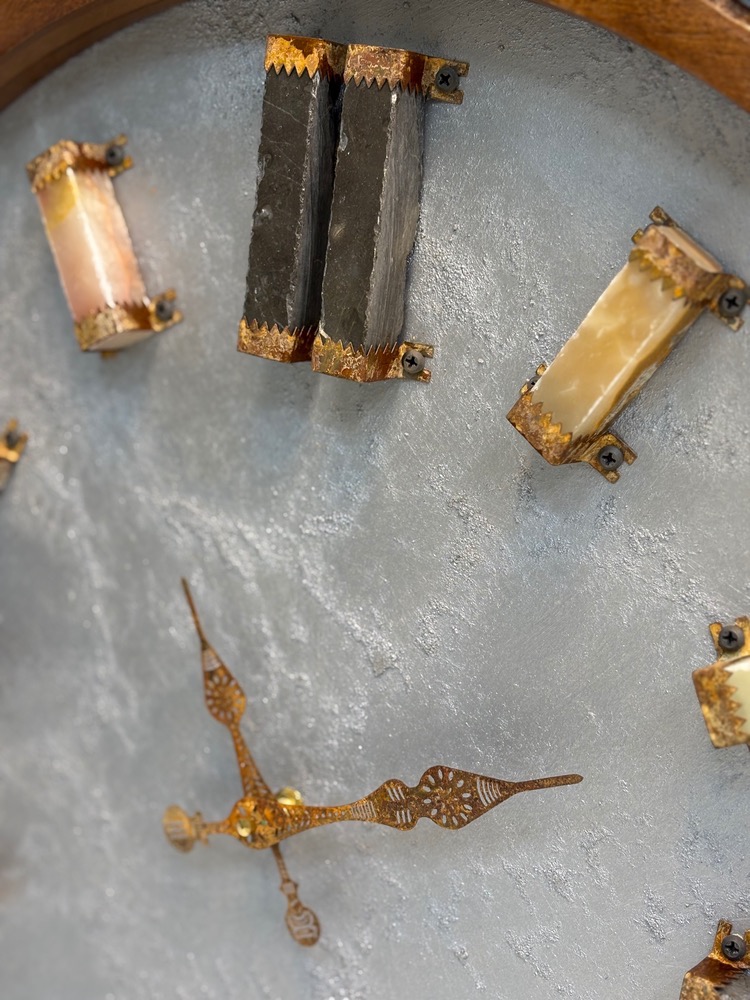 ساعت دیواری طوسی بیسورت