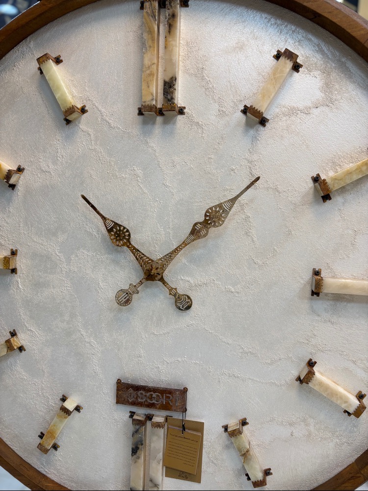 ساعت دیواری بیسورت سفید