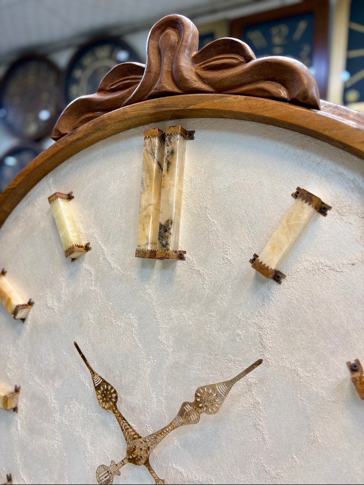 ساعت دیواری بیسورت سفید